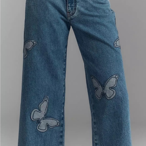 Pilcro butterfly low slung wide leg jeans online. - Picture 2 of 8